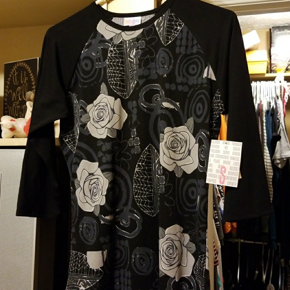 Lularoe Randy shirt brand new with tags